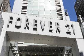 Forever 21 store exterior